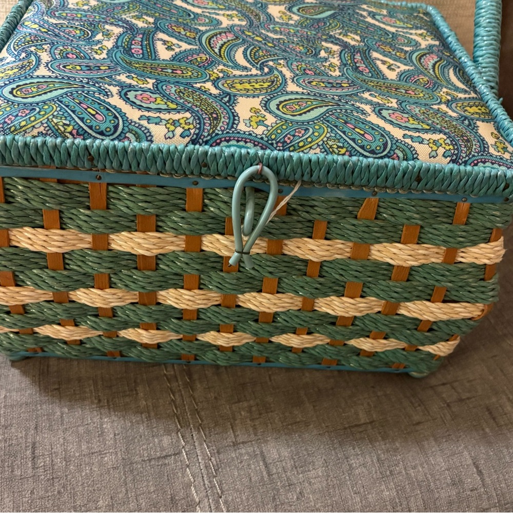 Vintage Woven Sewing Basket with Paisley Lid - Picture 4 of 7